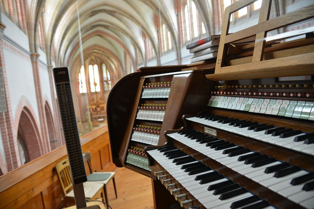 Lokalaugenschein f?r das Pressegepr?ch f? die Lange Nacht der Kirchen 2017. Pfarrkirche Herz-Jesu in Bregenz.